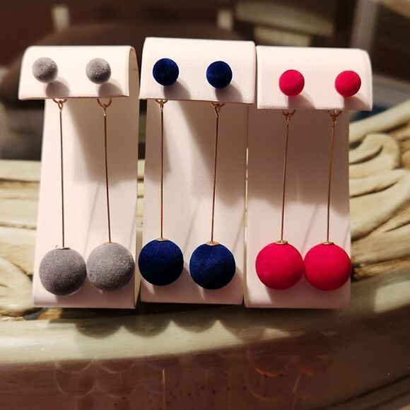 Bundle of Earrings - Picture 1 of 7